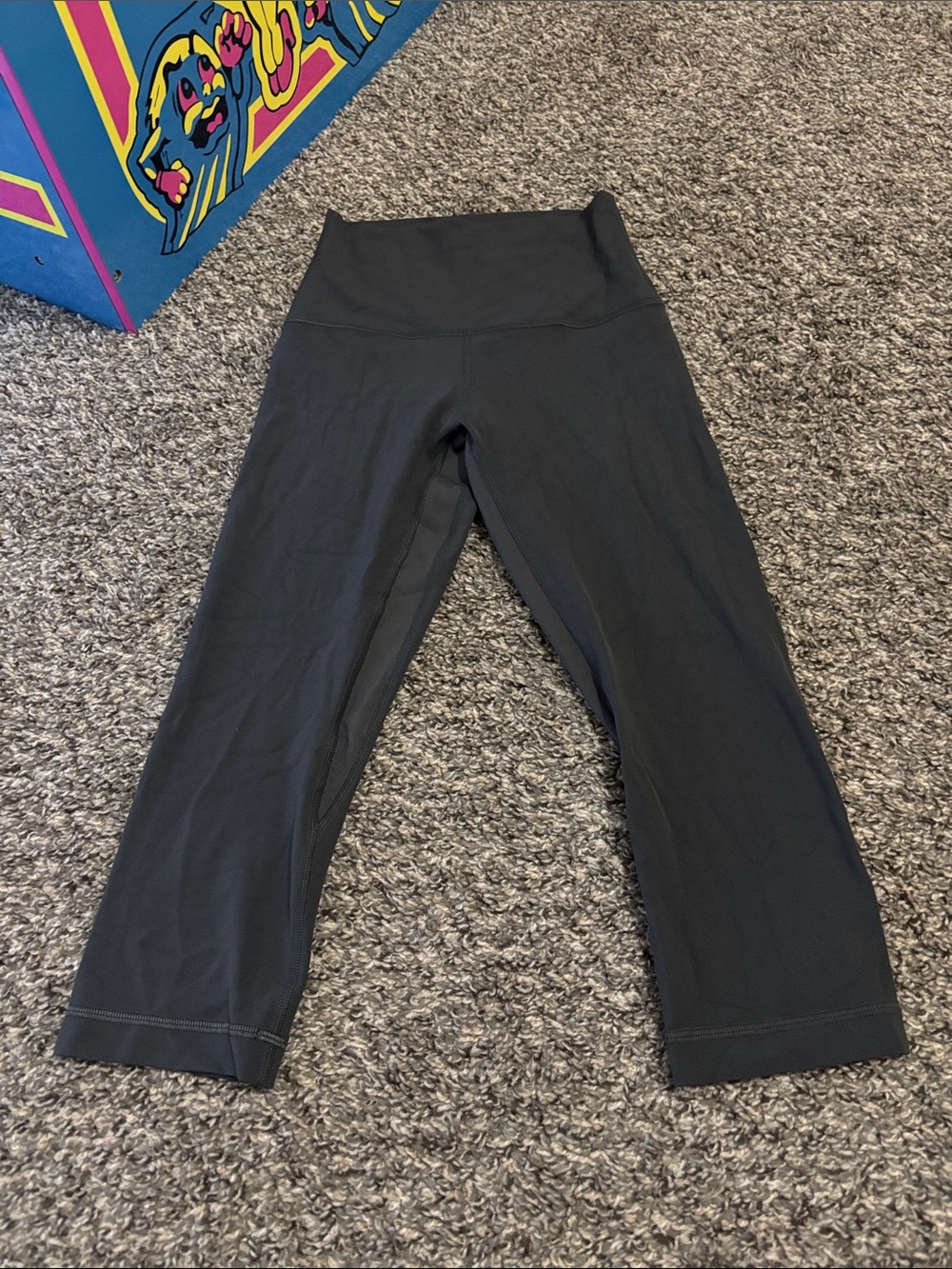 Lululemon leggings cropped grey 2 athletic athleisure gym yoga casual running